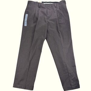 Eddie Bauer Performance Khaki Mens 38x30 Pleated Wrinkle Resistant Classic Fit